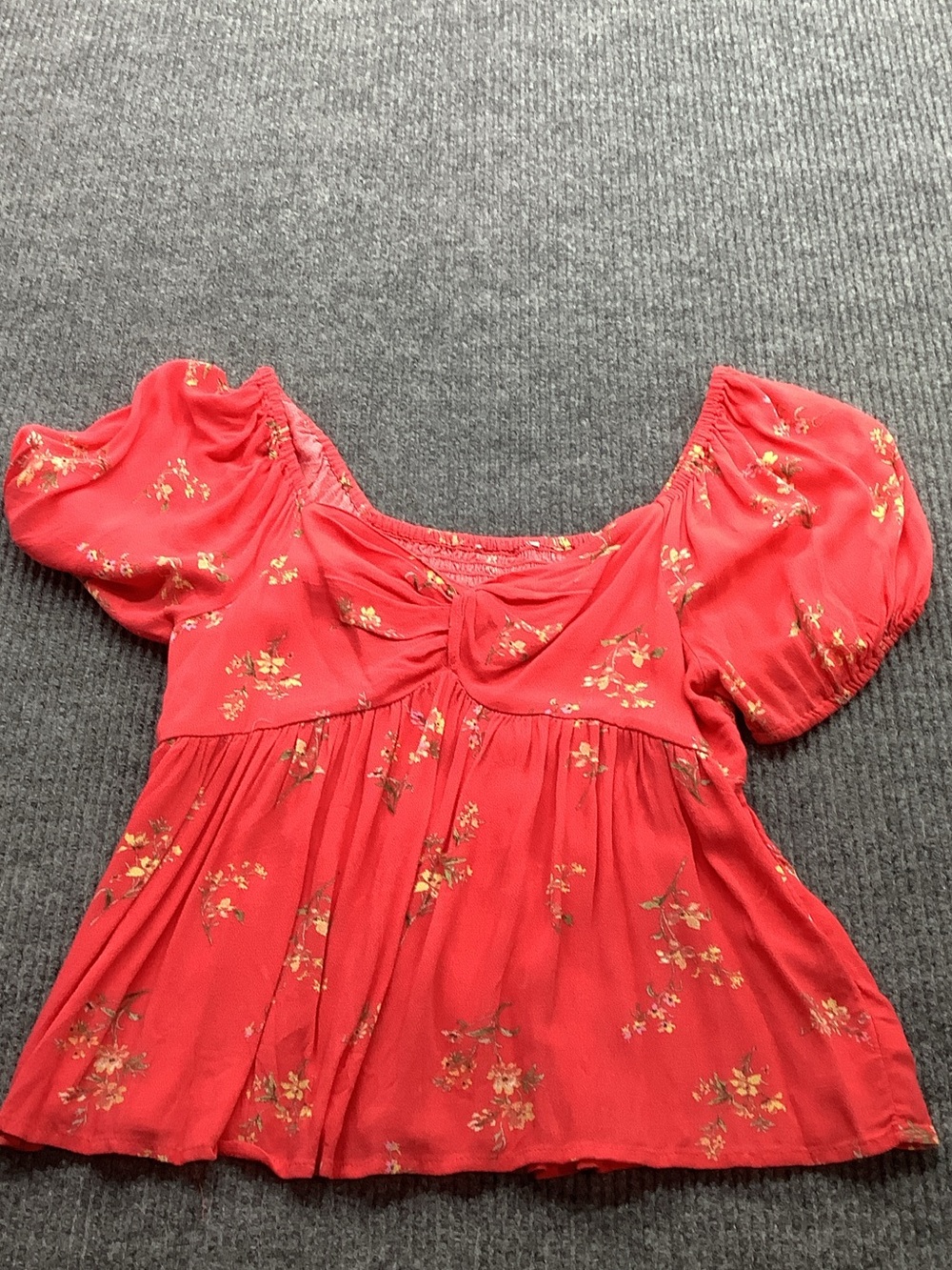 Girls' Red Floral Puff-Sleeve Peasant Top